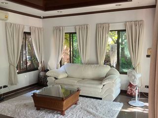 À louer 3 chambres maison à Huay Yai, Pattaya