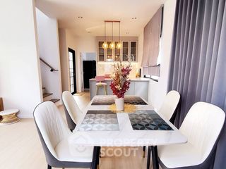 For rent 3 bedrooms townhouse in Lat Krabang, Bangkok