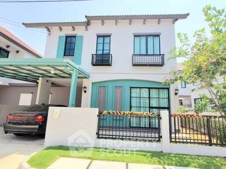 For rent 3 bedrooms townhouse in Lat Krabang, Bangkok