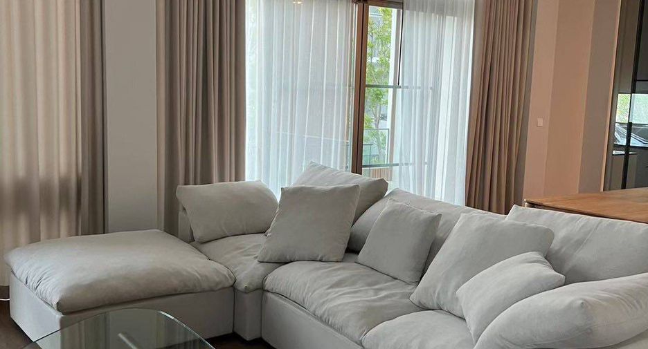 For rent 3 bedrooms house in Saphan Sung, Bangkok