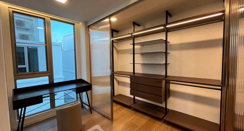 For rent 3 bedrooms house in Saphan Sung, Bangkok