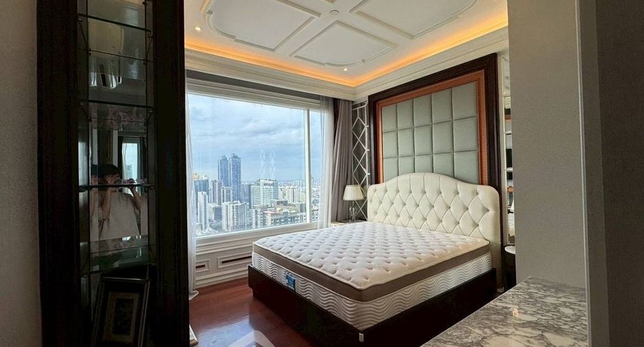 For rent and for sale 5 bedrooms condo in Watthana, Bangkok