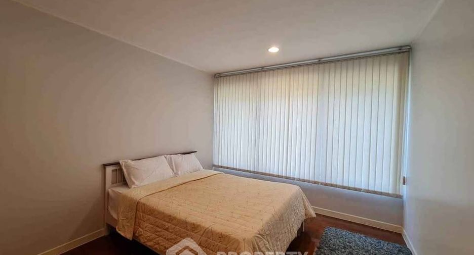 For rent 3 bedrooms condo in Pathum Wan, Bangkok
