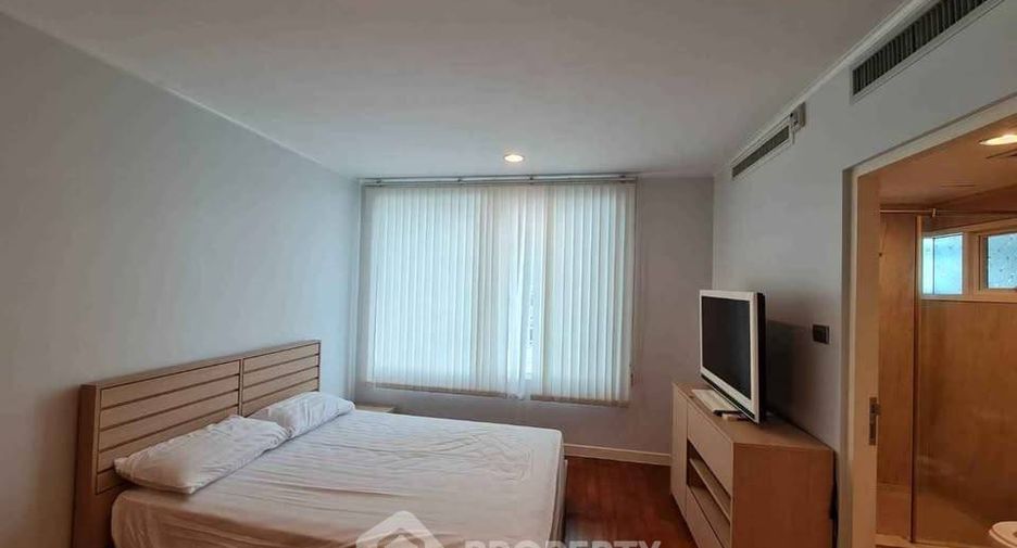 For rent 3 bedrooms condo in Pathum Wan, Bangkok