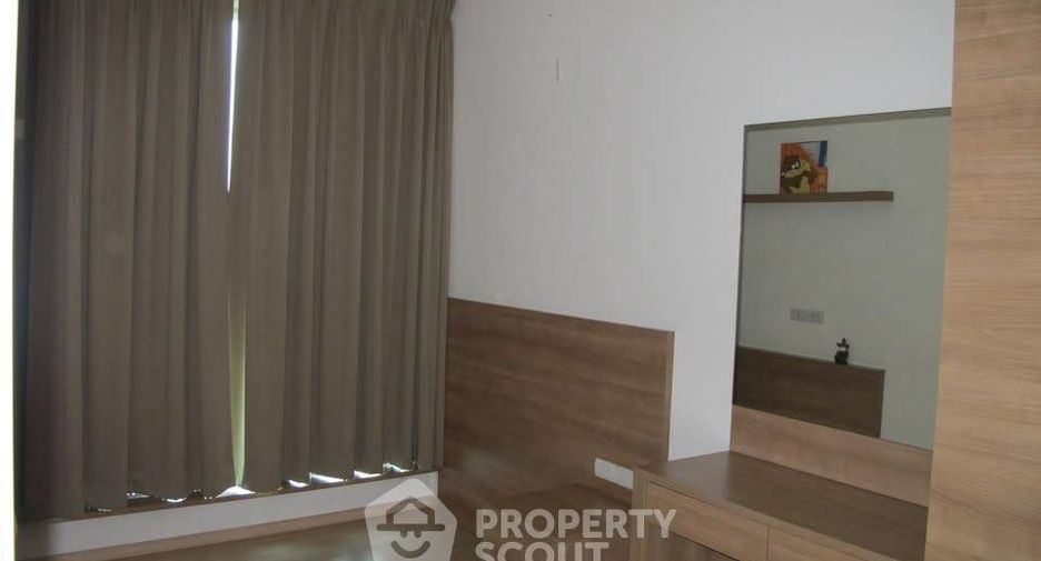 À vendre 2 chambres condo à Phra Khanong, Bangkok