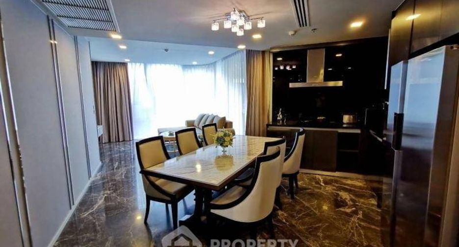 For sale 3 bedrooms condo in Watthana, Bangkok