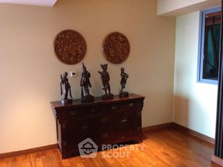 For rent 2 bedrooms condo in Yan Nawa, Bangkok