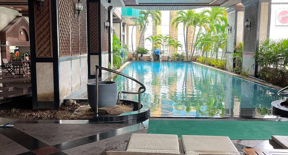 For sale 2 bedrooms condo in Khlong Toei, Bangkok