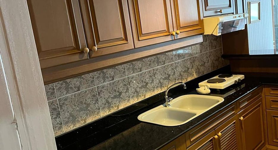 For sale 2 bedrooms condo in Khlong Toei, Bangkok