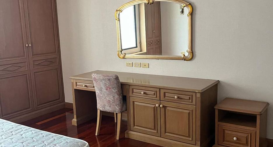 For sale 2 bedrooms condo in Khlong Toei, Bangkok