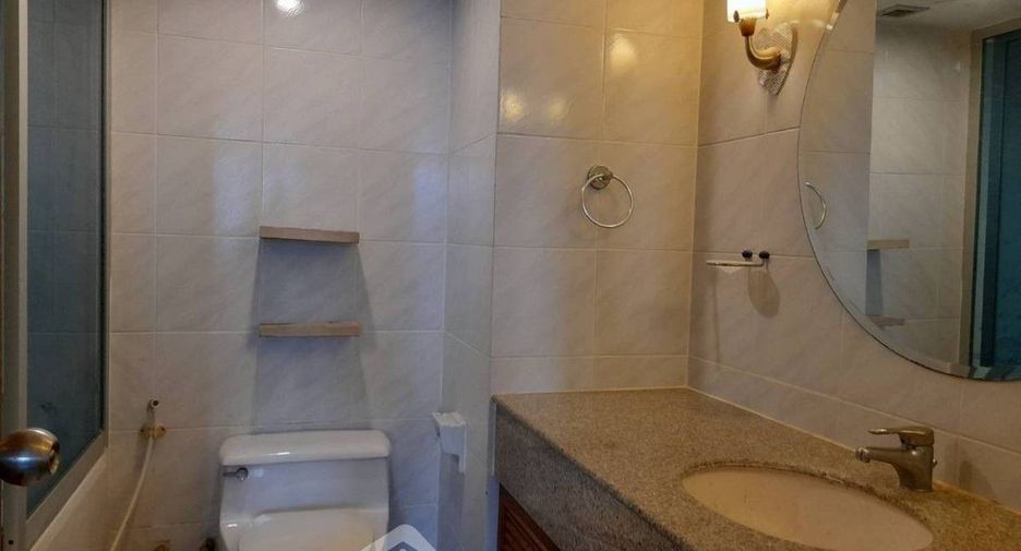 For sale 1 bed condo in Khlong Toei, Bangkok