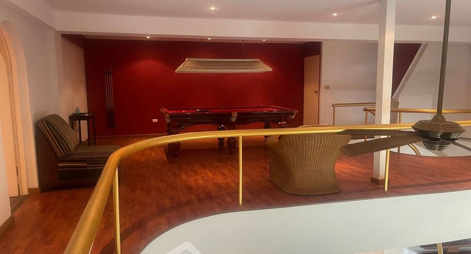 For sale 3 bedrooms condo in Pratumnak, Pattaya