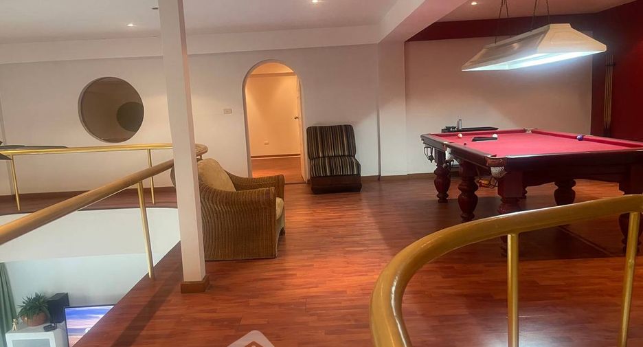 For sale 3 bedrooms condo in Pratumnak, Pattaya