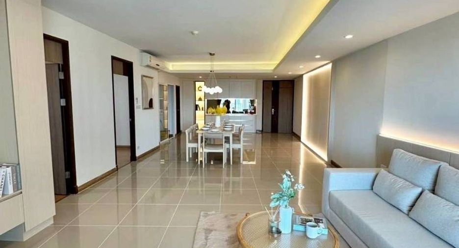 For rent 3 bedrooms condo in Bang Kho Laem, Bangkok