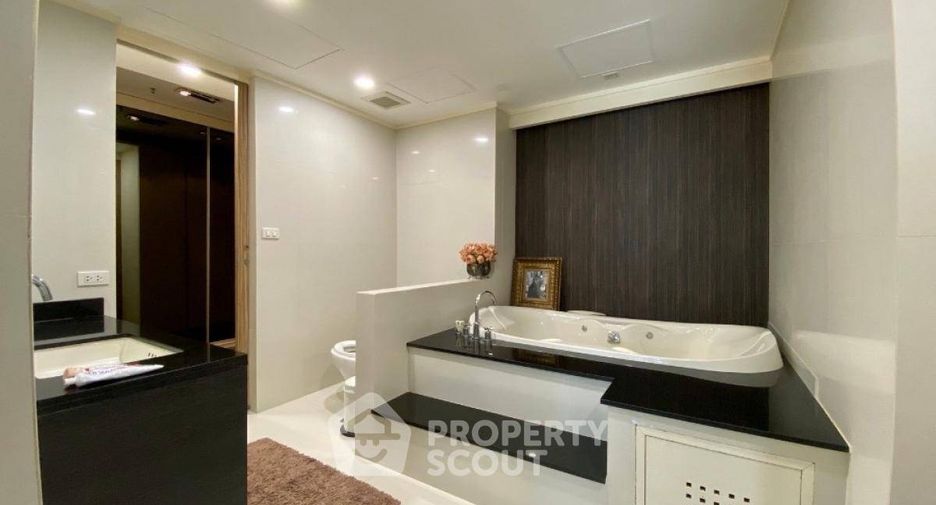 For sale 1 bed condo in Phaya Thai, Bangkok