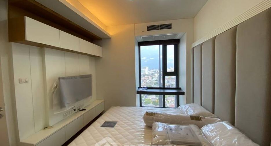 For sale 2 bedrooms condo in Phaya Thai, Bangkok