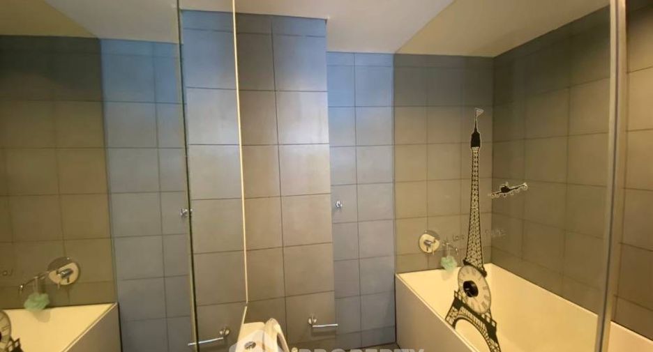 For sale 2 bedrooms condo in Phaya Thai, Bangkok