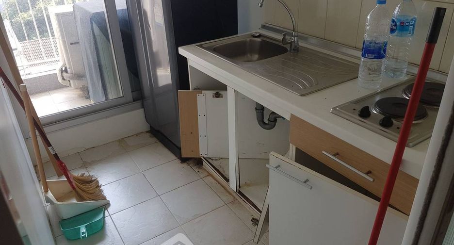For sale 2 bedrooms condo in Huai Khwang, Bangkok