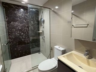 À vendre 2 chambres condo à Khlong San, Bangkok