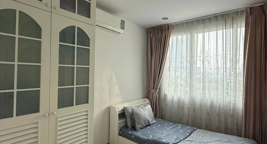 For sale 2 bedrooms condo in Huai Khwang, Bangkok