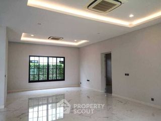 Casa en venta de 5 habitaciones en Suan Luang, Bangkok