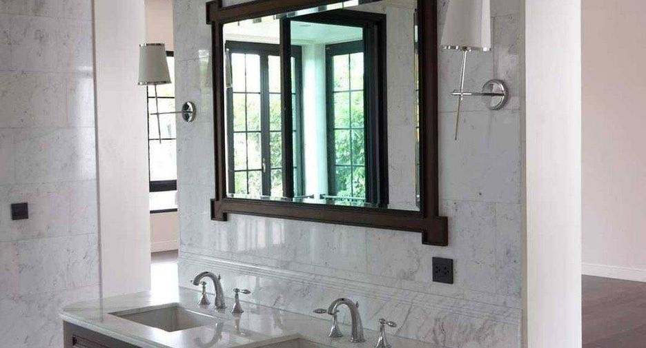 For sale 5 bedrooms house in Suan Luang, Bangkok
