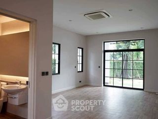Casa en venta de 5 habitaciones en Suan Luang, Bangkok