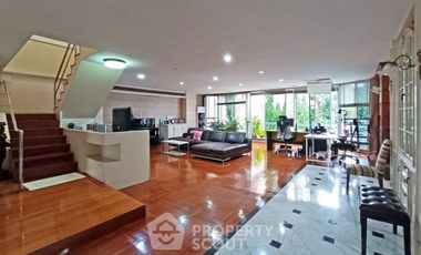 À vendre 4 chambres condo à Khlong Toei, Bangkok