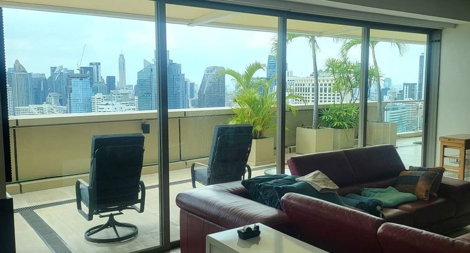 For sale 3 bedrooms condo in Khlong Toei, Bangkok
