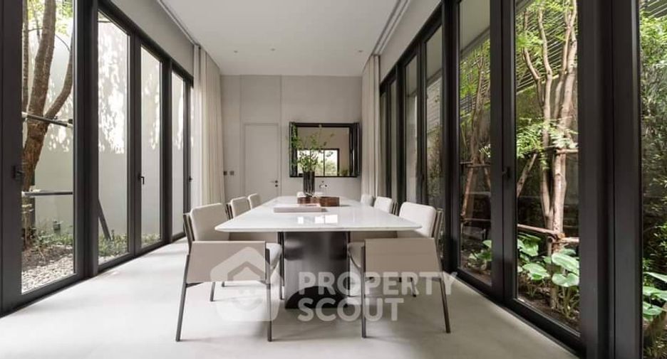 For sale 5 bedrooms house in Suan Luang, Bangkok