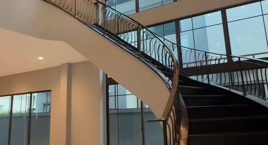 For sale 5 bedrooms house in Khan Na Yao, Bangkok