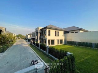 For sale 5 bedrooms house in Khan Na Yao, Bangkok