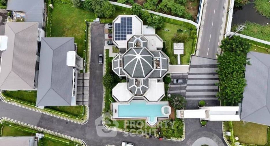 For sale 5 bedrooms house in Khan Na Yao, Bangkok