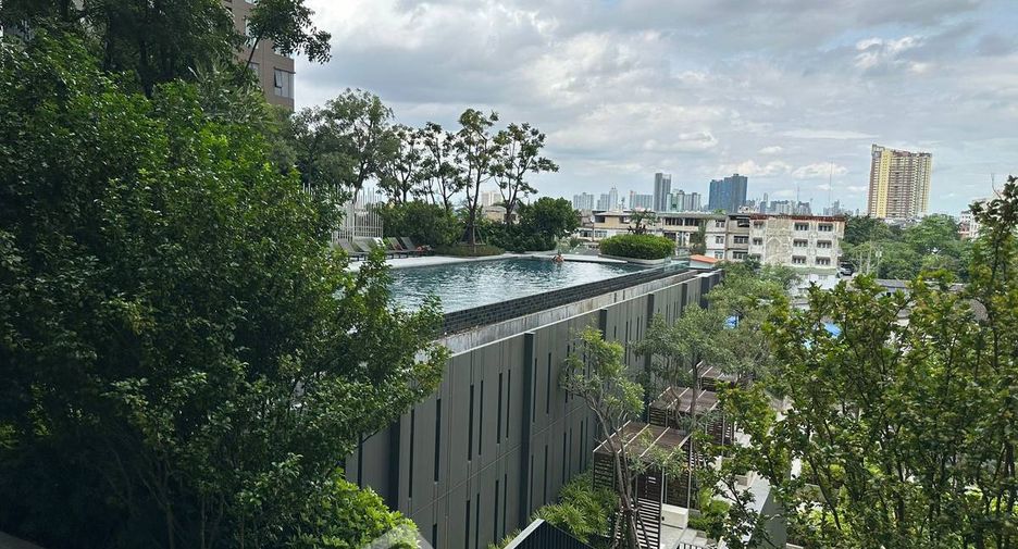 For sale 2 bedrooms condo in Phasi Charoen, Bangkok