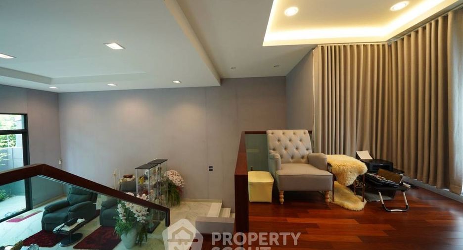 For sale 3 bedrooms townhouse in Chatuchak, Bangkok