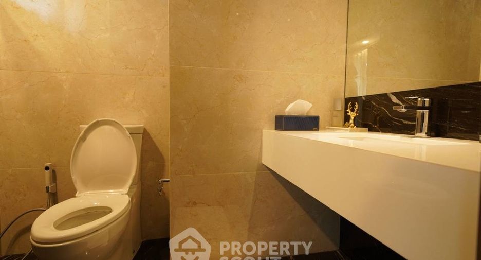 For sale 3 bedrooms townhouse in Chatuchak, Bangkok