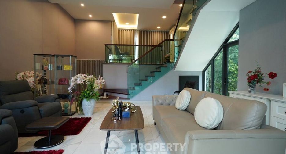 For sale 3 bedrooms townhouse in Chatuchak, Bangkok