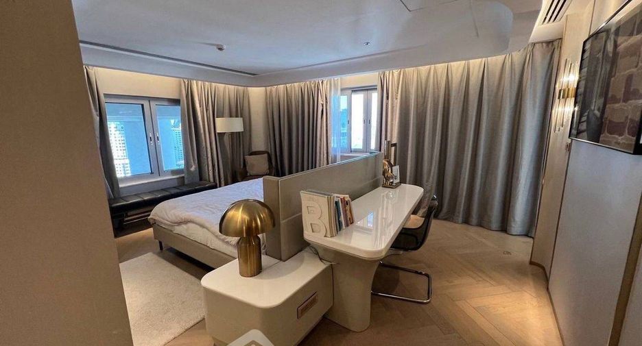 For sale 3 bedrooms condo in Khlong Toei, Bangkok