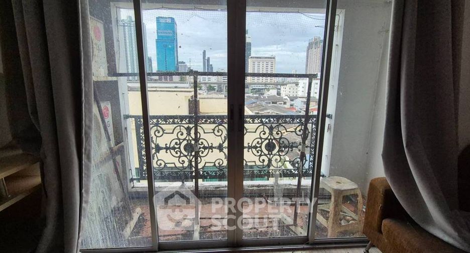 For sale 2 bedrooms condo in Huai Khwang, Bangkok