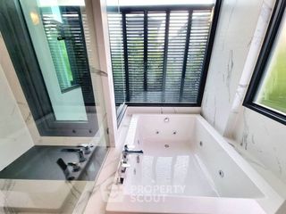 Wohnung zum Kauf mit 4 Zimmer in Prawet, Bangkok