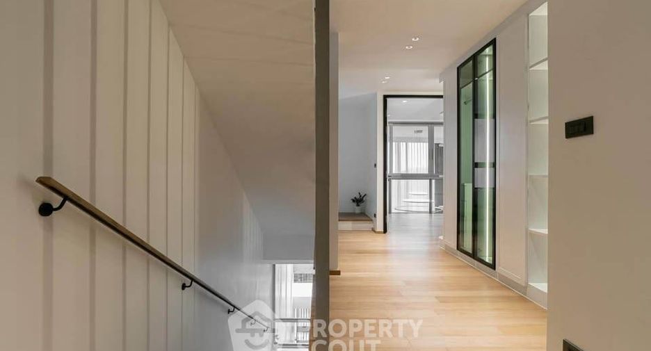 For sale 3 bedrooms townhouse in Chatuchak, Bangkok