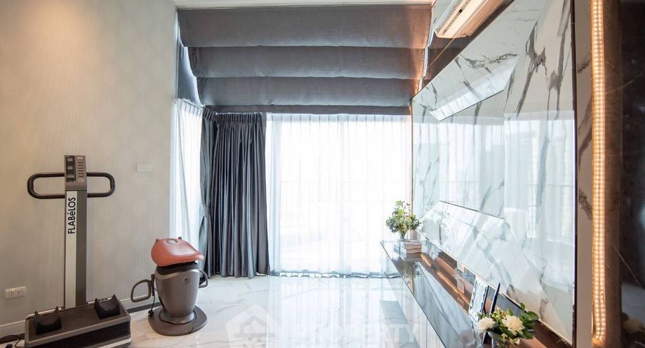 For rent and for sale 2 bedrooms condo in Huai Khwang, Bangkok