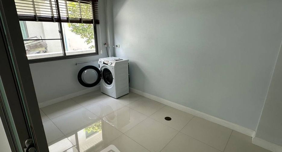 Casa en alquiler y en venta de 2 habitaciones en Min Buri, Bangkok