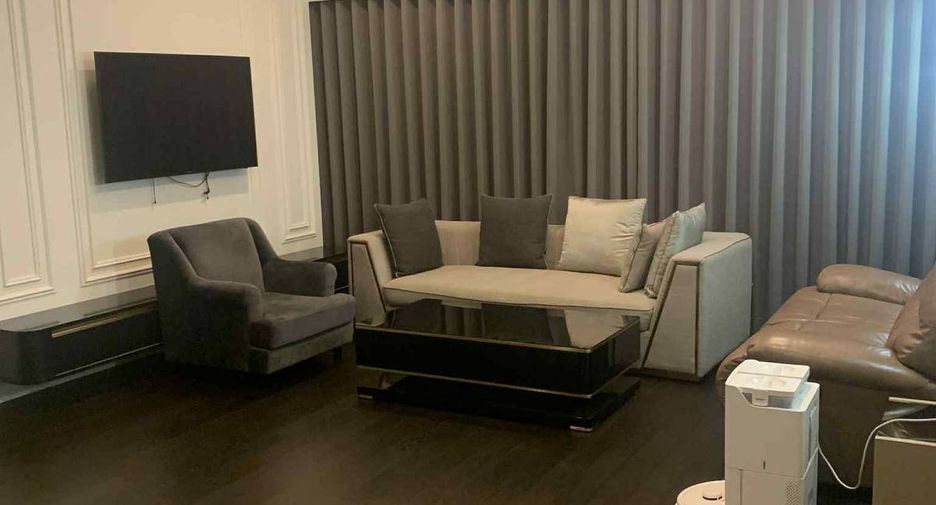 For rent and for sale 5 bedrooms house in Bang Kapi, Bangkok