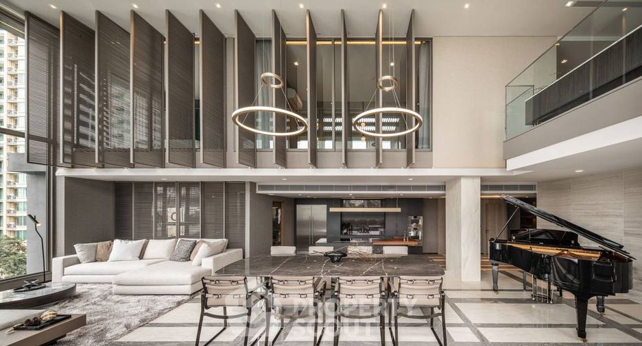 For sale 5 bedrooms condo in Watthana, Bangkok