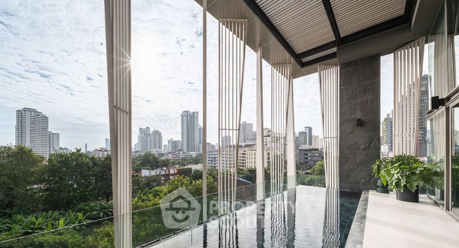 For sale 5 bedrooms condo in Watthana, Bangkok