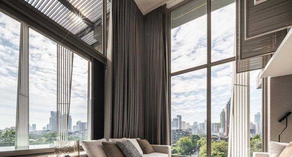 For sale 5 bedrooms condo in Watthana, Bangkok