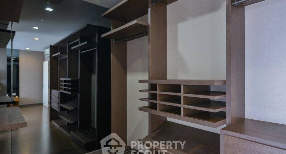 For sale 3 bedrooms condo in Khlong San, Bangkok