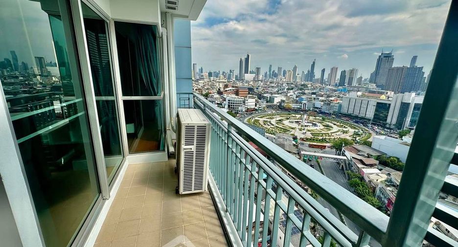 For sale 2 bedrooms condo in Khlong San, Bangkok