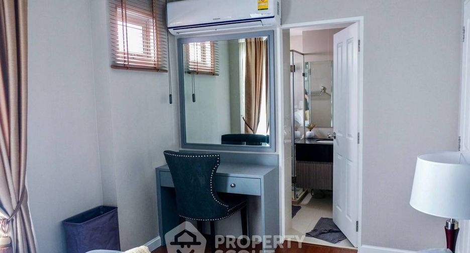For sale 3 bedrooms condo in Huai Khwang, Bangkok